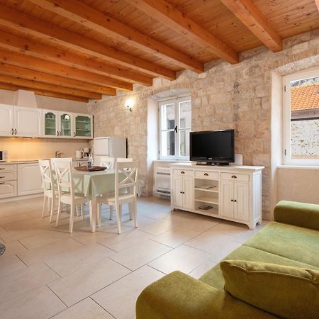Villa Mama - Traditional Apartments In Omis, Free Parking Exterior foto