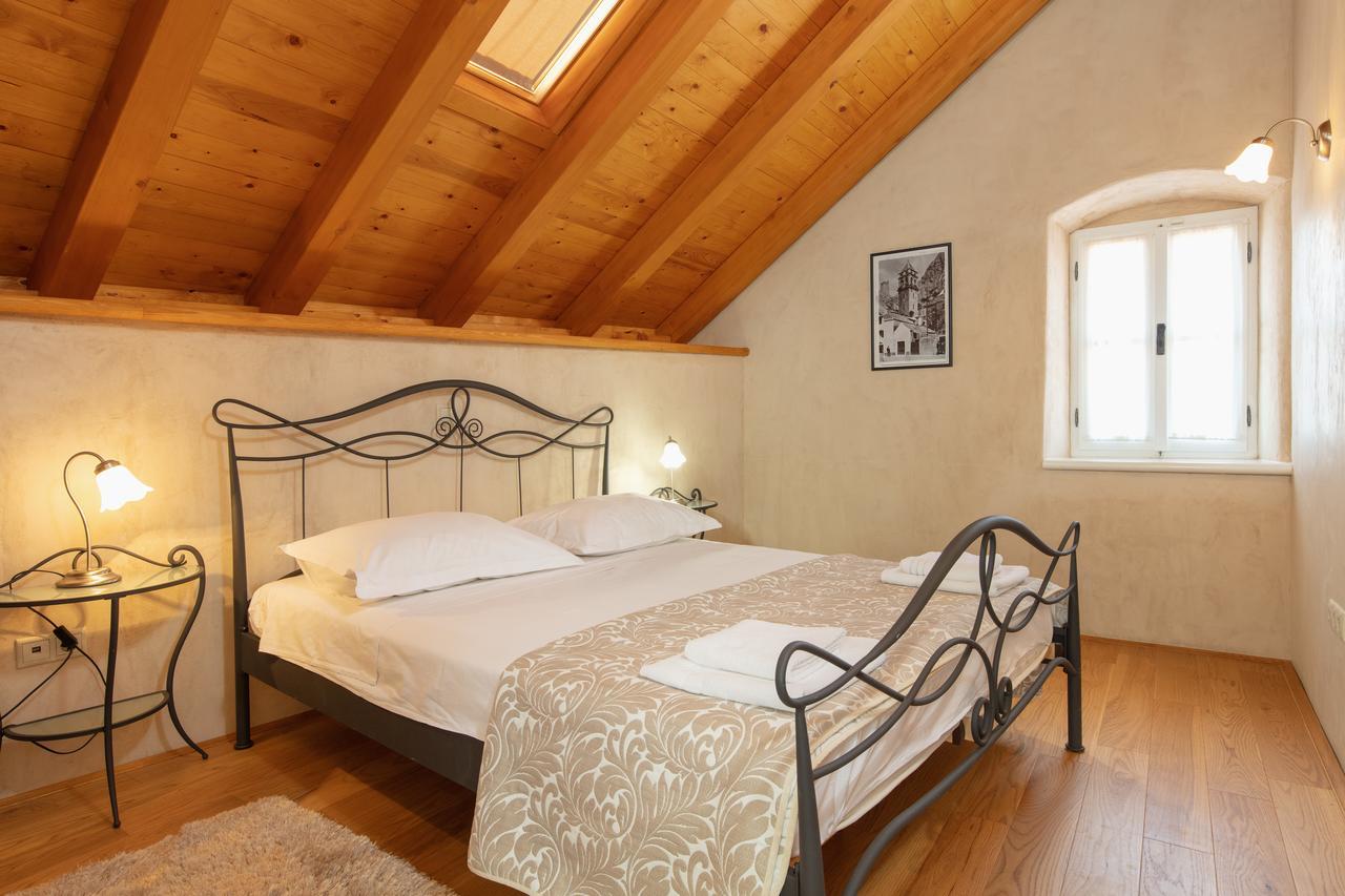 Villa Mama - Traditional Apartments In Omis, Free Parking Exterior foto