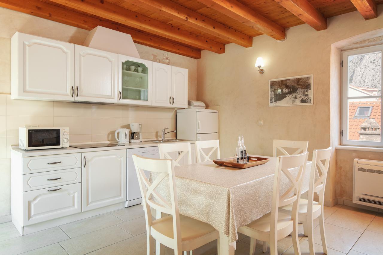 Villa Mama - Traditional Apartments In Omis, Free Parking Exterior foto