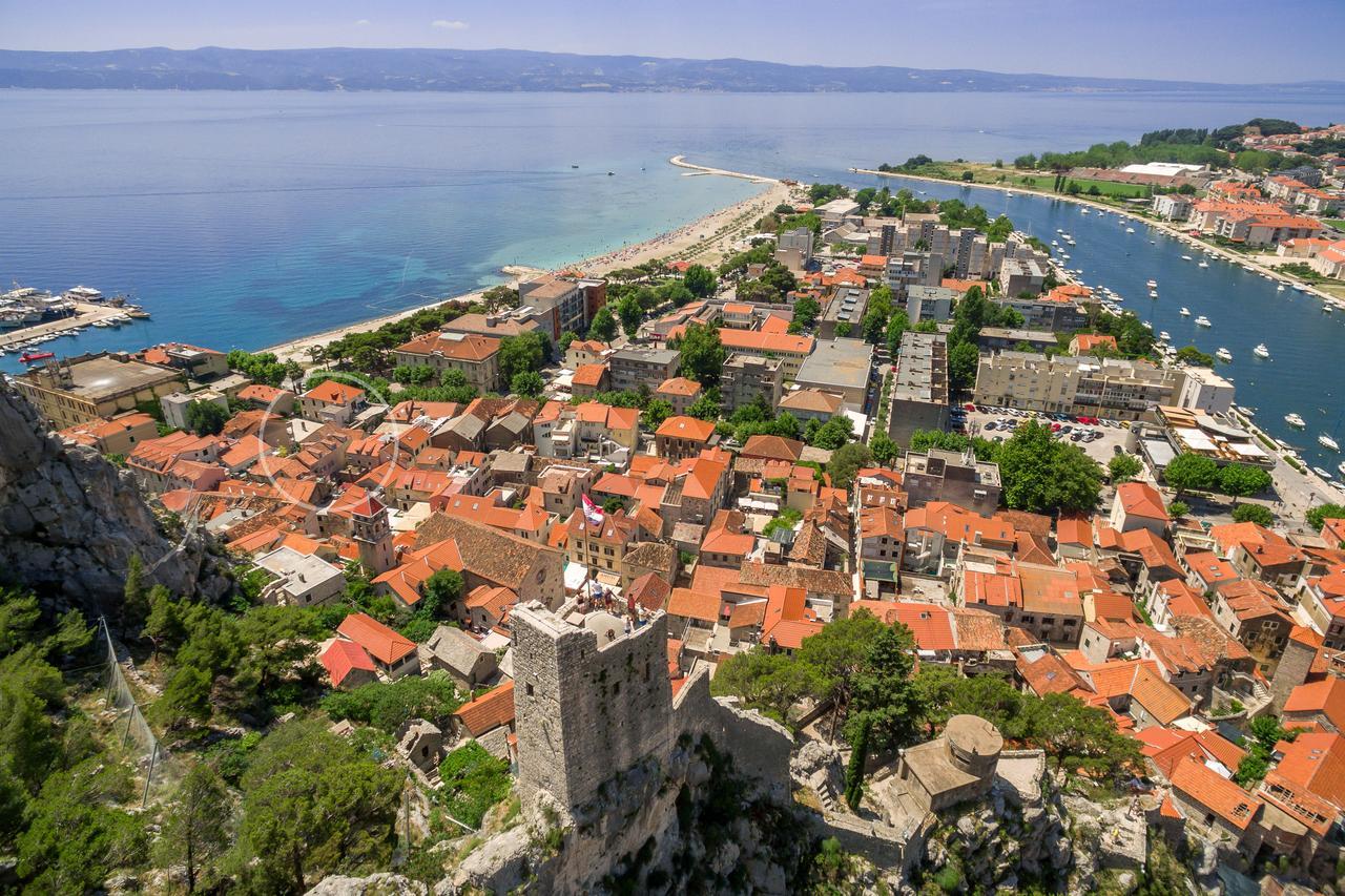 Villa Mama - Traditional Apartments In Omis, Free Parking Exterior foto